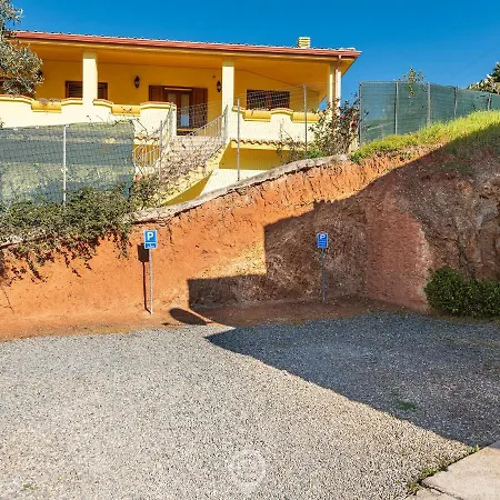 Floris Modern House Гоннеза